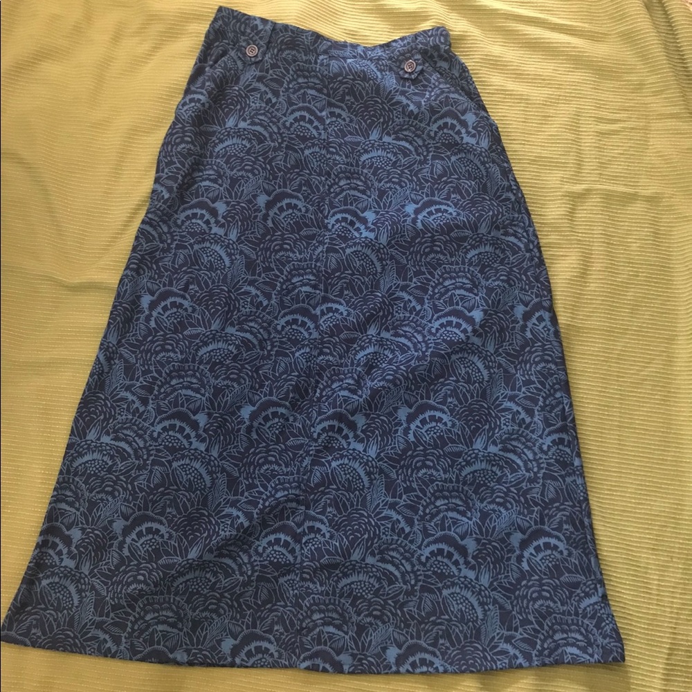 Zip up floral skirt
